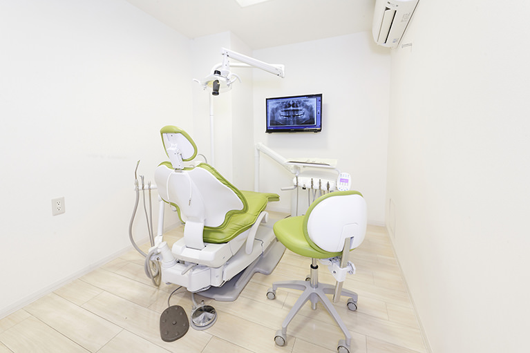 立川の歯医者・歯科、くどう歯科クリニック(審美歯科・マウスピース矯正)の診療室写真です。