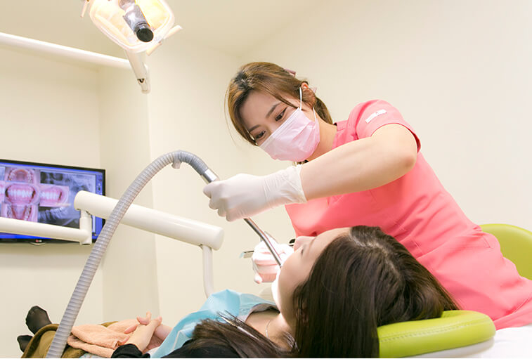 むし歯や歯周病を根本的に防ぐ、効果的な予防とメインテナンスを行います